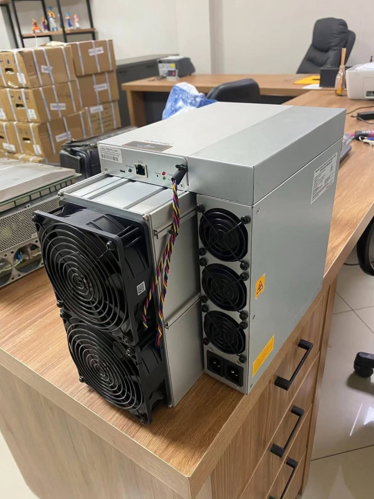 Bitmain Antminer S19j Pro 104 TH/s Bitcoin Miner Bitmain ASIC bitcoin miner