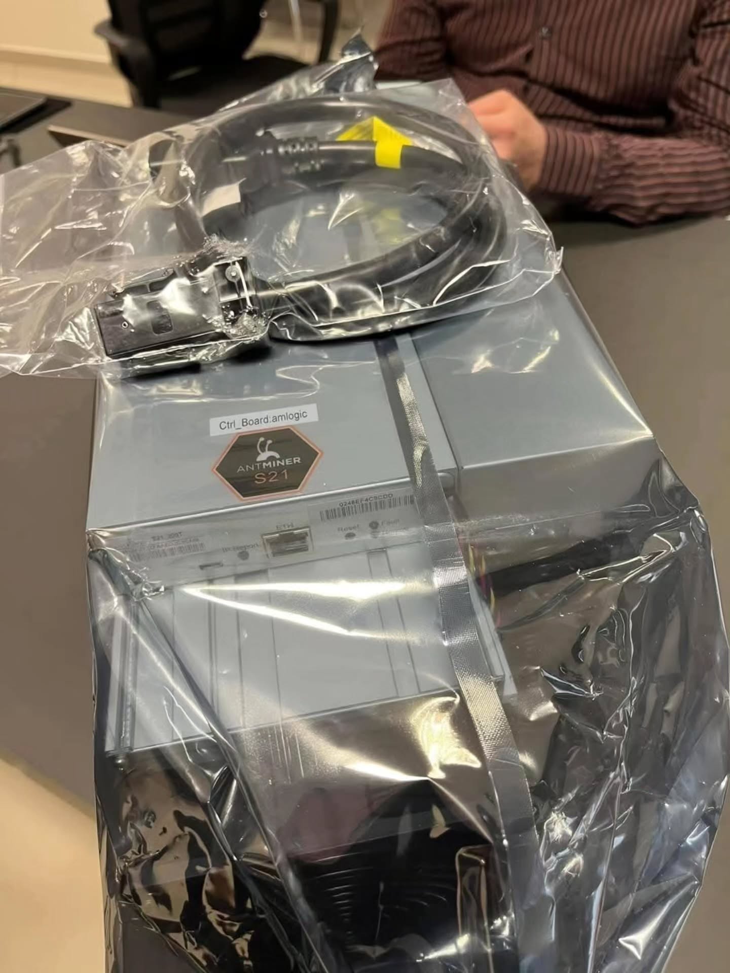 Bitmain Antminer S21 200 TH/s Bitcoin Miner Bitmain ASIC bitcoin miner