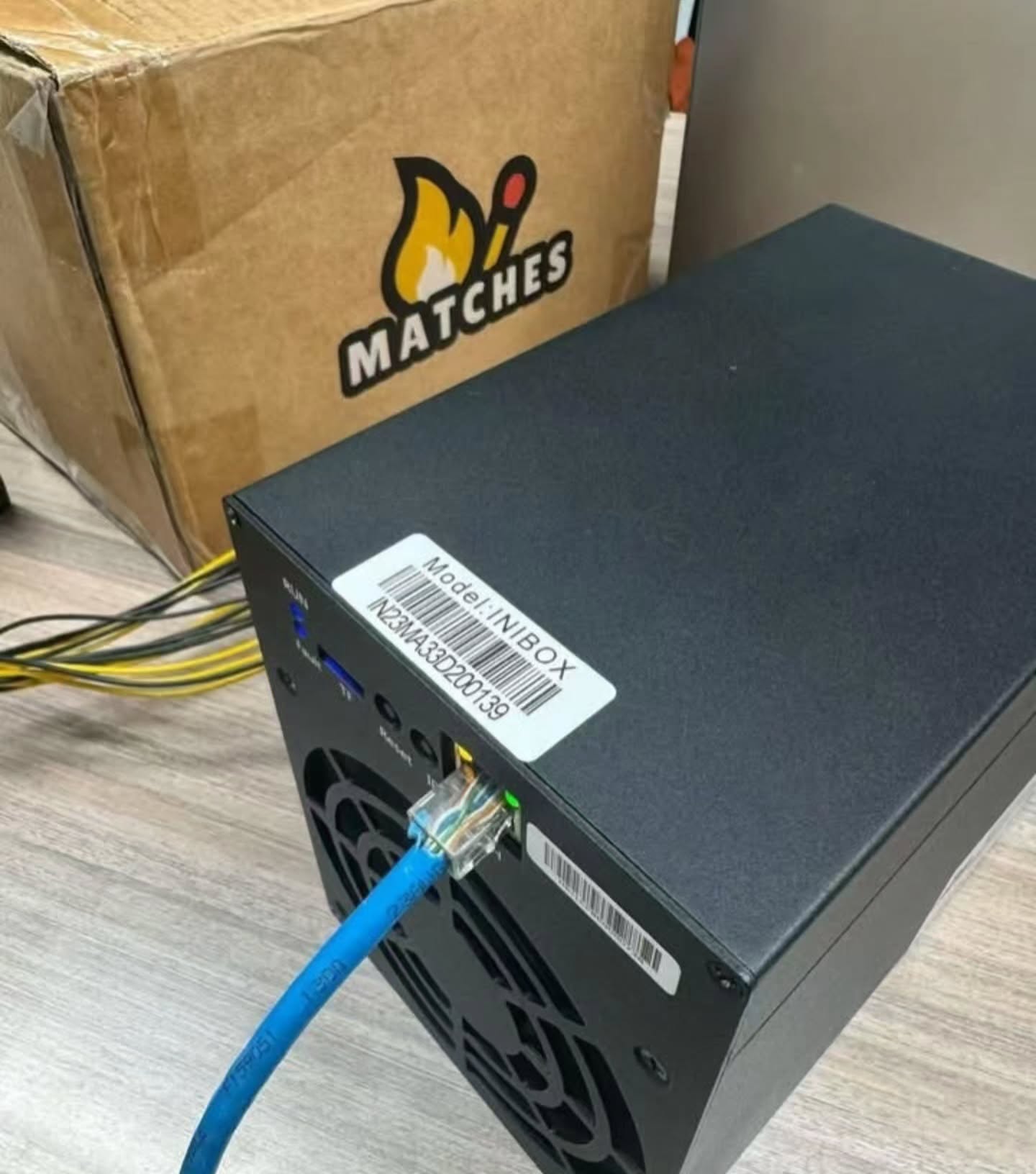 Pinecone Matches INIBOX 850 MH/s InitVerse (INI) Miner Pinecone ASIC bitcoin miner