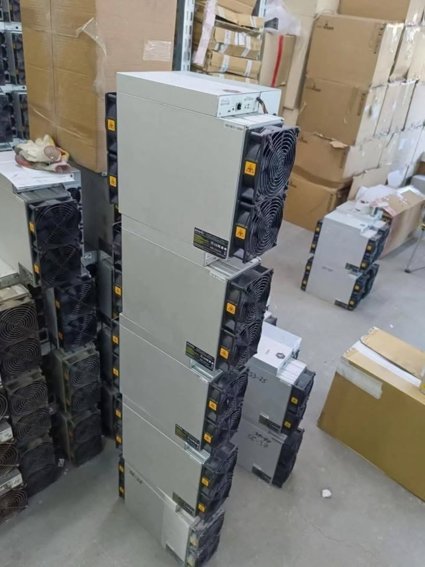 Used Bitmain Antminer T21 190 TH/s Bitcoin Miner Bitmain ASIC bitcoin miner