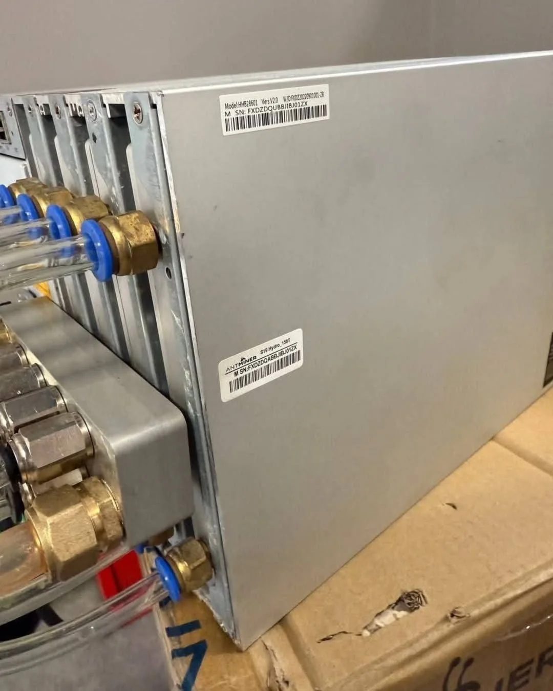 Used Bitmain Antminer S19 Hydro 158 Th/s Water-Cooled Bitcoin Miner Bitmain ASIC bitcoin miner