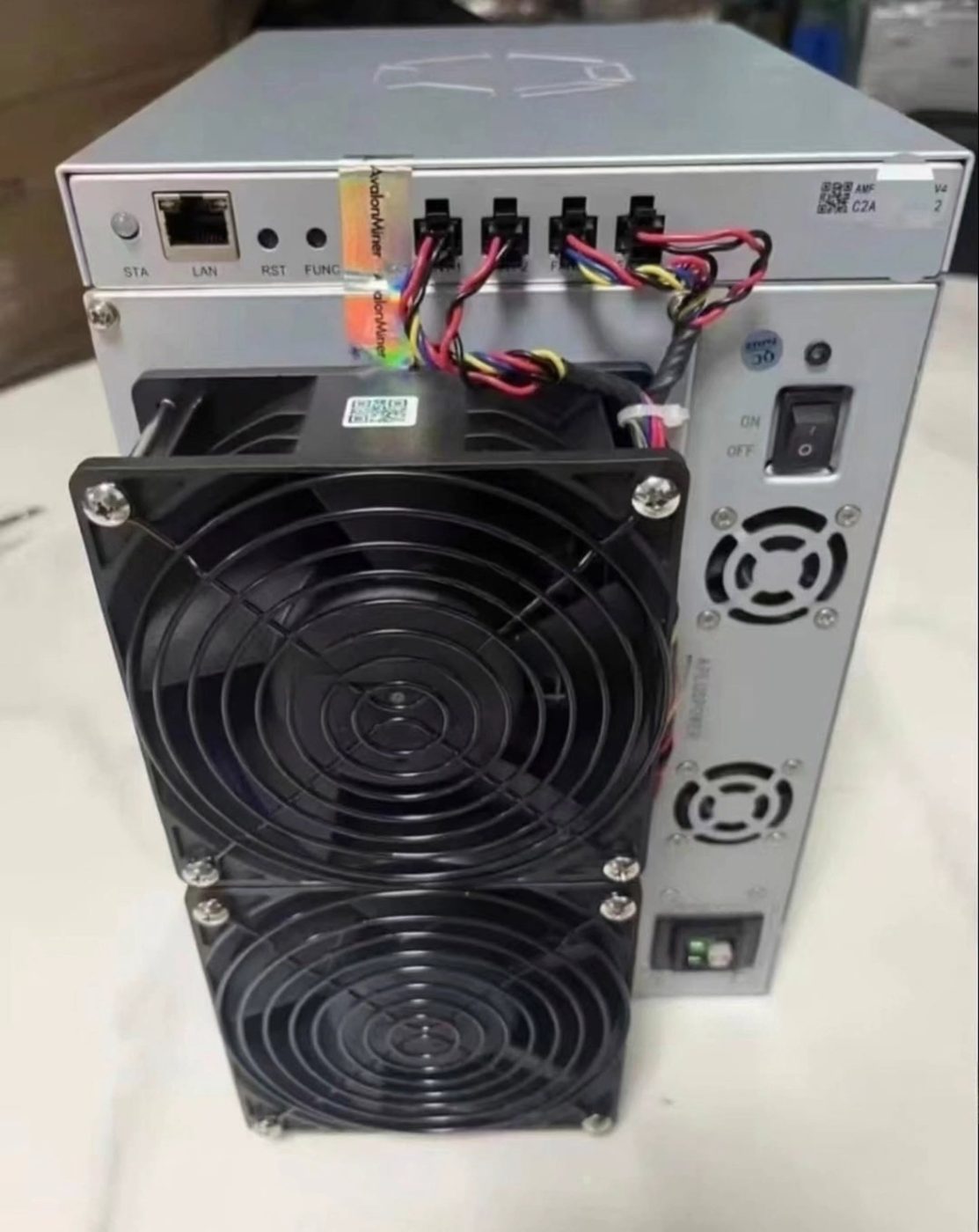 Used Canaan Avalon A1566 200 Th/s Bitcoin Miner Canaan ASIC bitcoin miner