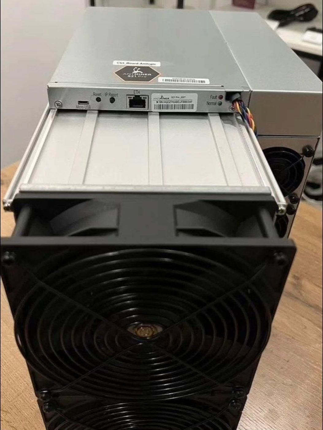Used Bitmain Antminer S21 Pro 234 Th/s Bitcoin Miner Bitmain ASIC bitcoin miner