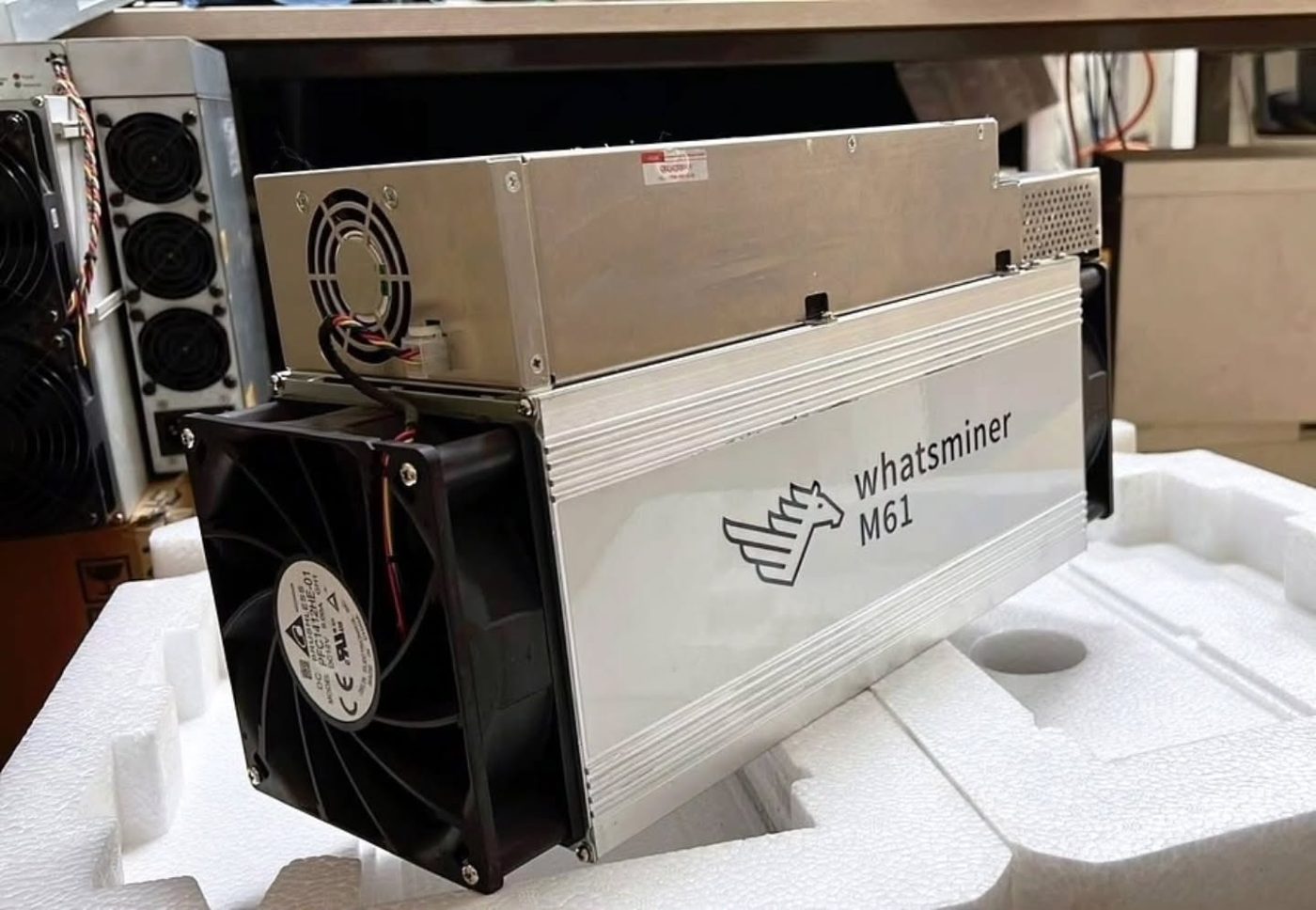 Used MicroBT WhatsMiner M61 Hydro Bitcoin Miner MicroBT ASIC bitcoin miner